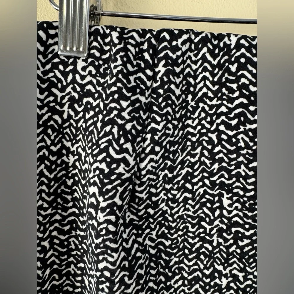 Vince Camuto Stretchy Knee Length Pencil Skirt - Picture 3 of 5